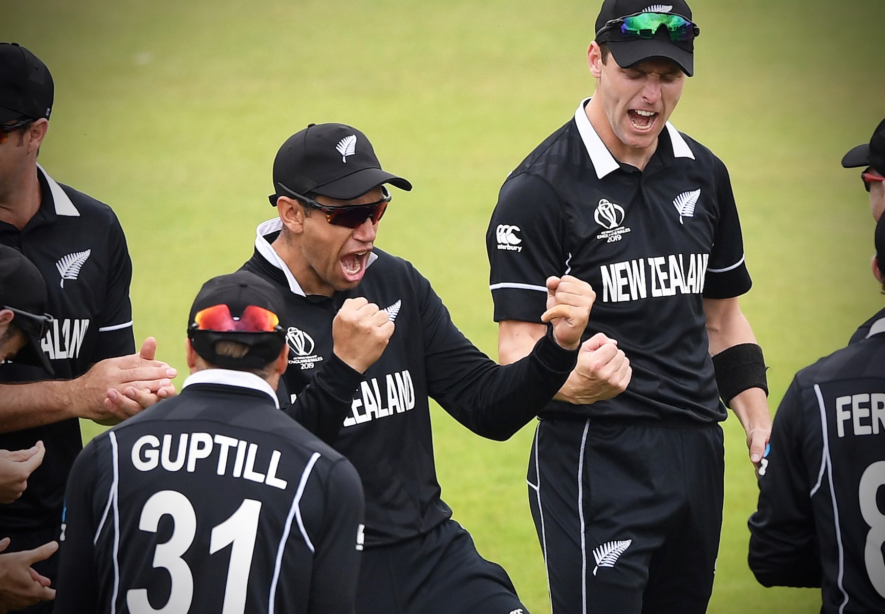 Ross Taylor and NZ players celebrate the wicket of Kohli after a review.
New Zealand Black Caps v India. ICC Cricket World Cup semi final match. Old Trafford Cricket ground, Manchester UK. Wednesday 10 July 2019. © Copyright Photo: Andrew Cornaga / www.photosport.nz