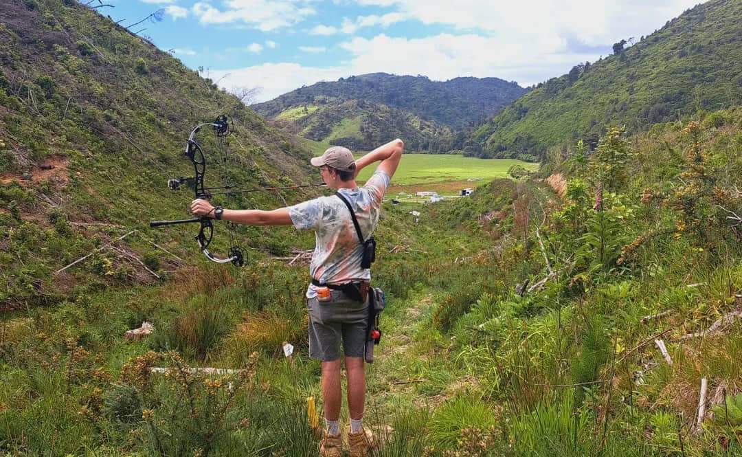 Archery Aleks competes at the 2022 NZFAA Bowhunter Nationals