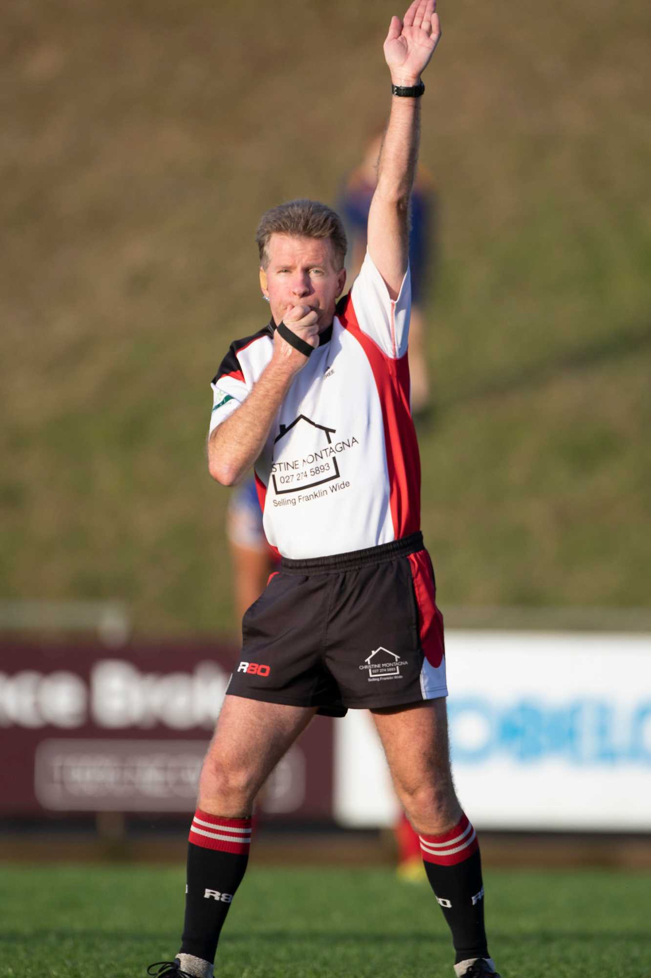 Referee John Wright starts the first spell of extra time after the scores were locked at 26 all after 80 mins. Counties Manukau McNamara Cup Premier 1 final between Ardmore Marist and Patumahoe, played at Navigation Homes Stadium, Pukekohe on Saturday July 21st 2018. Ardmore Marist won the game 52 - 26 after 20 minutes of extra time had to be played to find a winner. The halftime score was 21 all and at full time (80 minutes) it was 26 all.
Photo by Richard Spranger.